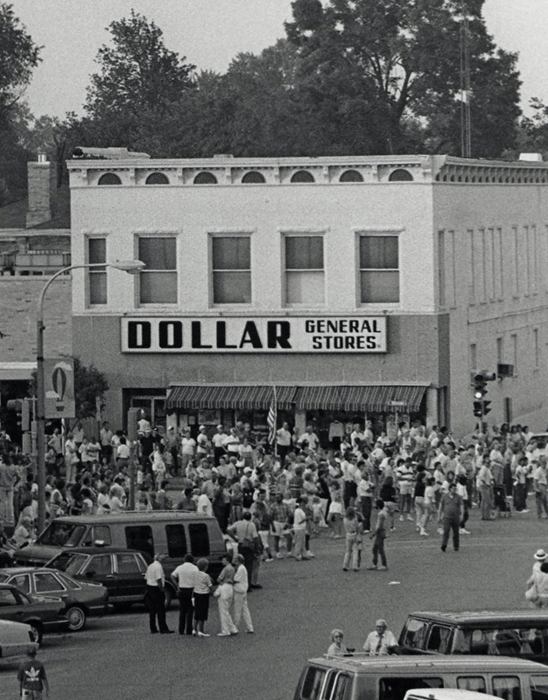 Dollar General in 1976
